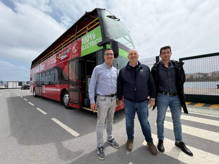 ceuta-estrena-autobus-turistico-potenciar-imagen-5