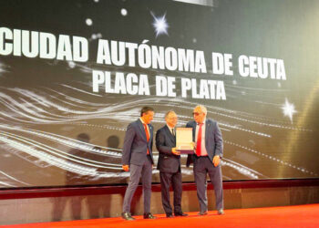 ceuta-recibe-placa-plata-2026-federacion-triatlon-005-portada