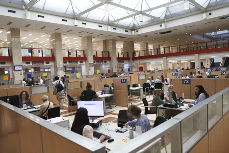 cuando-pedir-cita-renta-calendario-atencion-telefonica-presencial