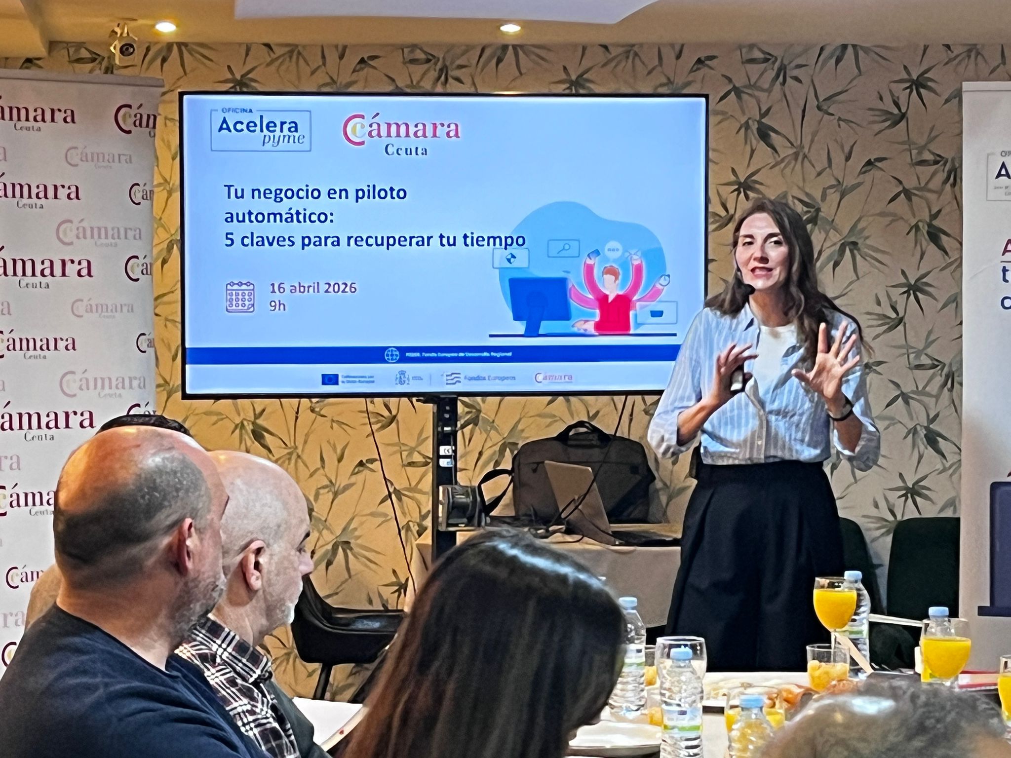 empresarios-se-forman-automatizacion-ganar-tiempo-negocios-camara-comercio-1