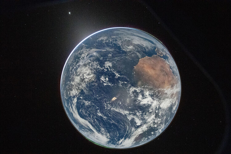 estrecho-fotos-nasa-artemis-ii-a-la-luna-astronautas