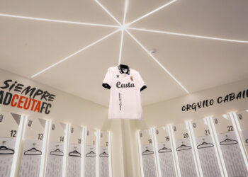 faro-pone-juego-camiseta-retro-ceuta-directo-real-sociedad-b