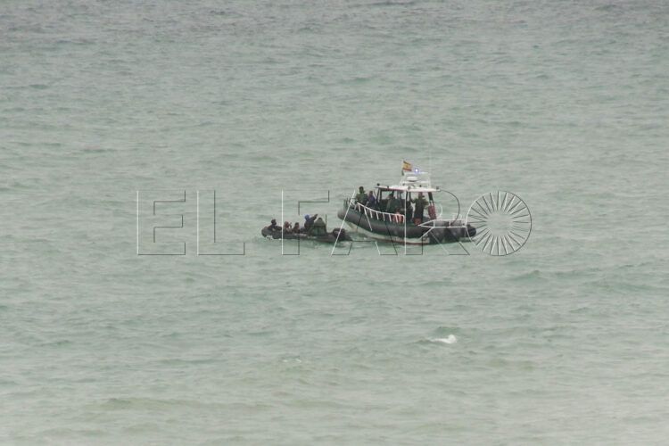 guardia-civil-marina-marruecos-actuan-cruces-inmigrantes-1
