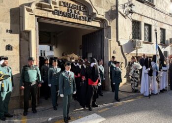 historica-salida-cristo-encrucijada-sede-guardia-civil-jueves-santo-semana-santa-2026-24