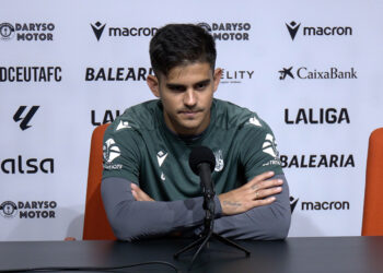 kuki-zalazar-contrato-mi-cabeza-ceuta-3