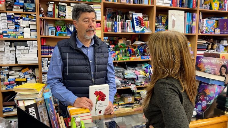 papel-resiste-historias-siguen-vivas-librerias-dia-del-libro-2026-006