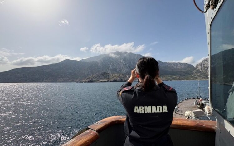 patrullero-medas-mision-vigilancia-estrecho-001