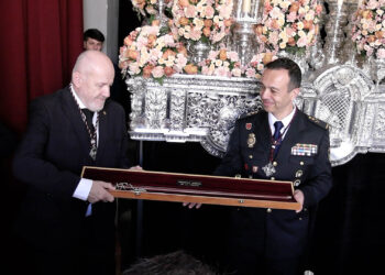 portada-honor-tradicion-entrega-baston-mando-policia-nacional-amargura