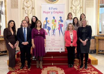 portada-nabila-benzina-calurosa-bienvenida-ponentes-ii-foro-mujer-empleo