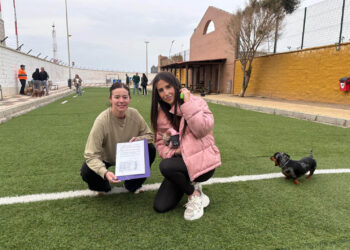 portada-usuarios-parque-perros-recogen-firmas-continuidad-trabajador-1