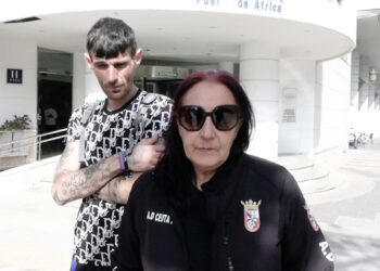 puerta-africa-hostal-se-me-esta-yendo-la-vida-desalojados-008-portada