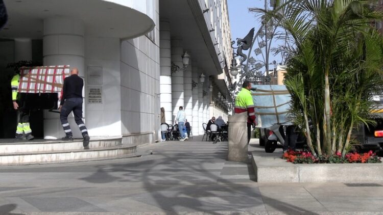 puerta-africa-hostal-se-me-esta-yendo-la-vida-desalojados-018