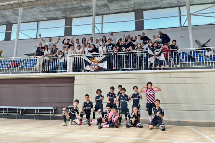 sub-10-masculina-ceuta-celebra-primera-victoria-campeonato-espana