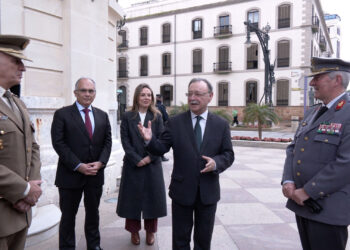 vivas-recibe-llago-navarro-visita-ceuta