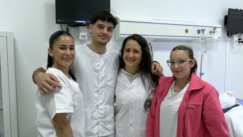 aprender-cuidar-experiencia-cuatro-futuros-enfermeros-dia-internacional-enfermeria-003