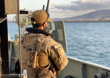 buque-espanol-vigila-barcos-militares-rusos