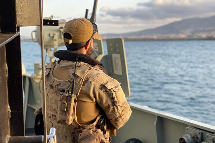 buque-espanol-vigila-barcos-militares-rusos