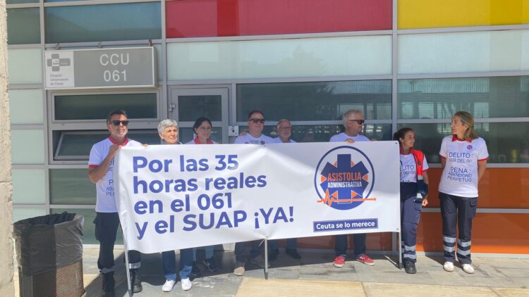 centenar-sanitarios-hospital-protesta-jornada-impuesta-ingesa-1