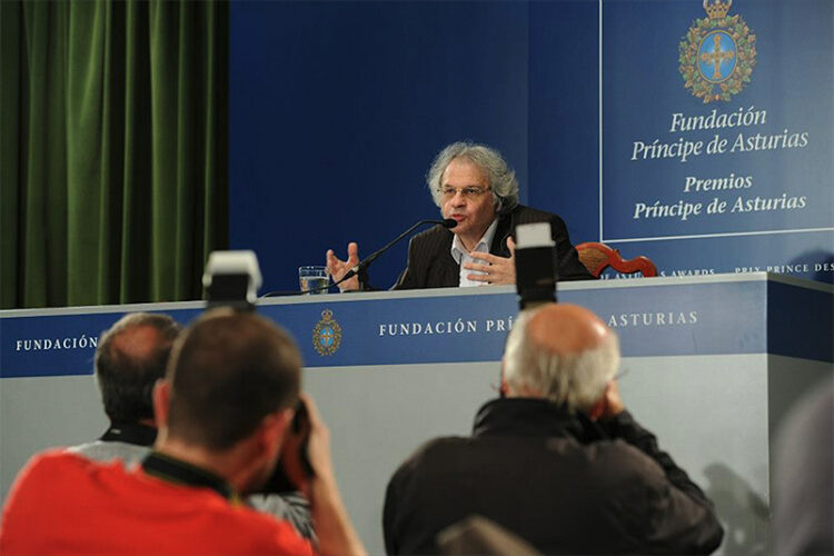 ceuta-actos-entregar-premio-convivencia-escritor-amin-maalouf