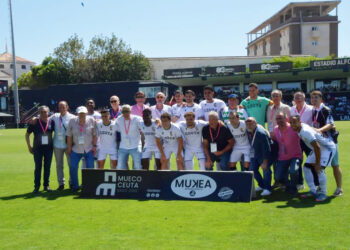 fotos-murube-rinde-homenaje-gesta-futbito-san-agustin-002