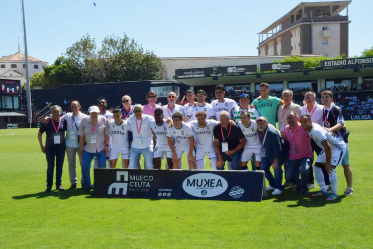 fotos-murube-rinde-homenaje-gesta-futbito-san-agustin-002