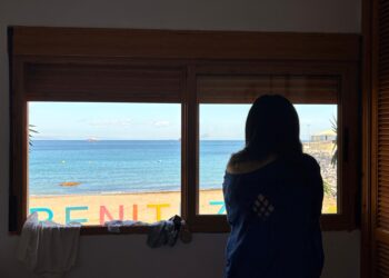 hostal-loubna-mujer-abandonada-sistema-historia-loubna-2