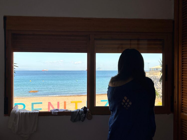 hostal-loubna-mujer-abandonada-sistema-historia-loubna-2