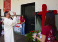 patio-san-agustin-acoge-emotiva-bendicion-cruz-mayo-005