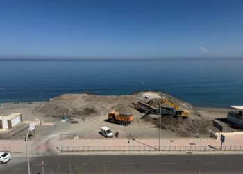 presidente-barriada-principe-felipe-denuncia-estado-playa-tarajal-2