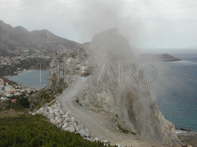 ultimo-refugio-conejito-ceuta-planta-borde-abismo-mogote-benzu-001