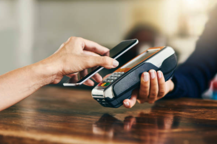 usar-movil-pasar-caja-sin-tarjeta-asi-se-pagara-bizum-tiendas