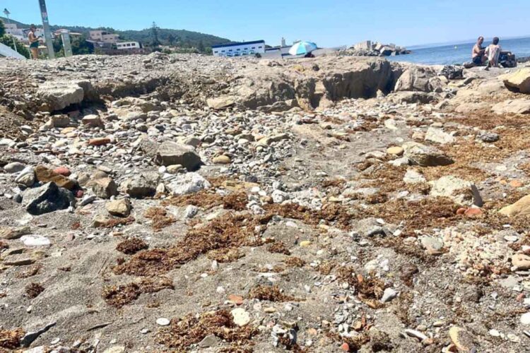 usuarios-playa-benitez-hartos-suciedad-falta-mantenimiento-002