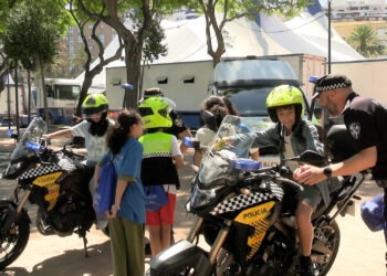 vehiculos-sirenas-talleres-conocer-policia-local