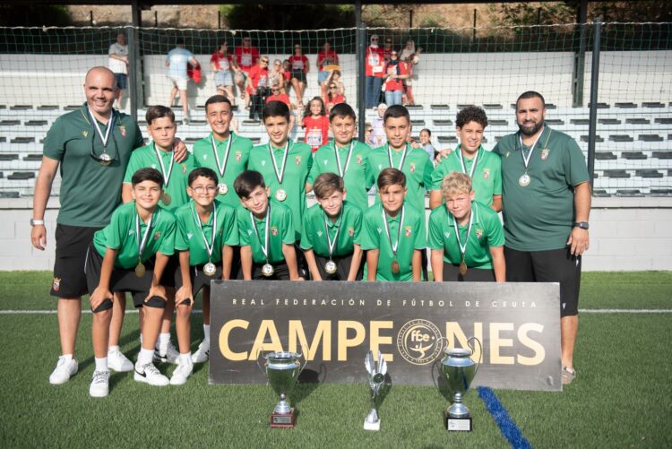 ad-ceuta-fc-recibe-trofeo-campeon-alevin-futbol-7-autonomica-6