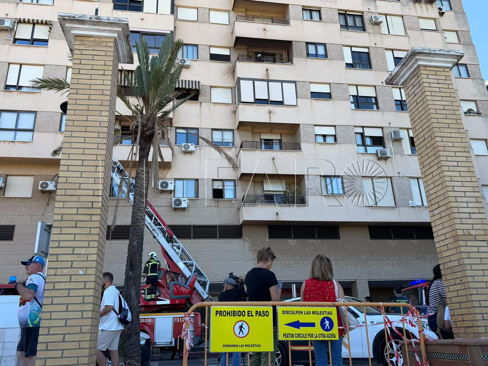 bomberos-actua-incendio-casa-patio-paramo-12