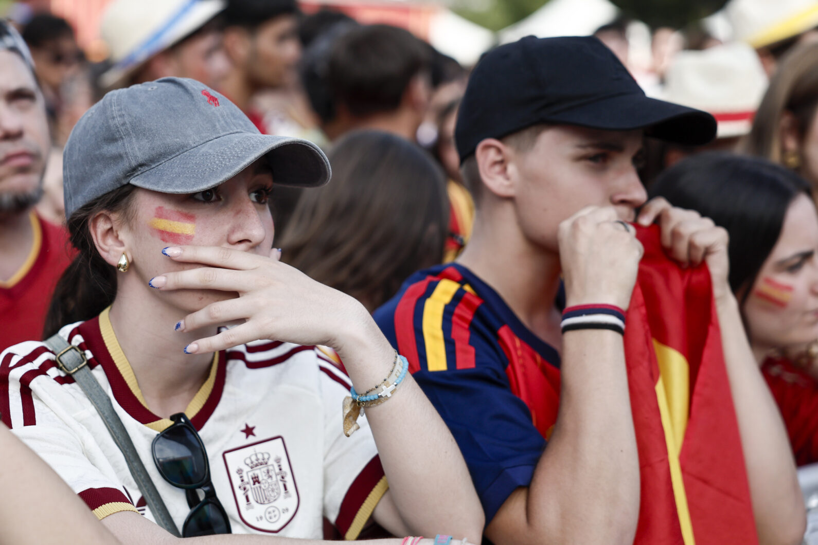 camiseta-blanca-espana-mundial-2026-futbol-2