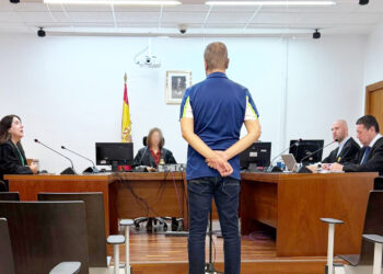 condenado-empujar-mujer-robarle-dinero