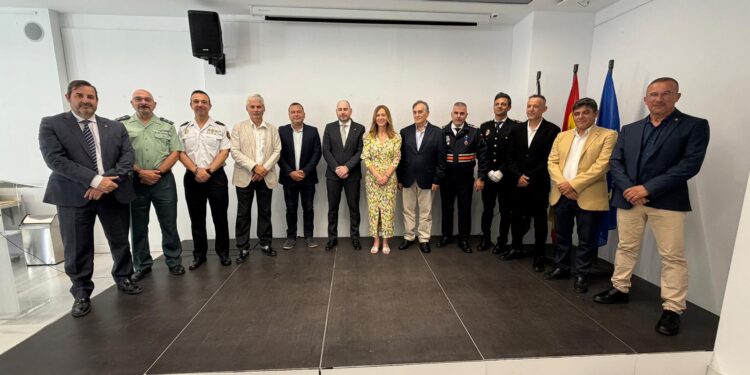 delegacion-homenajea-compromiso-solidaridad-medalla-proteccion-civil-19