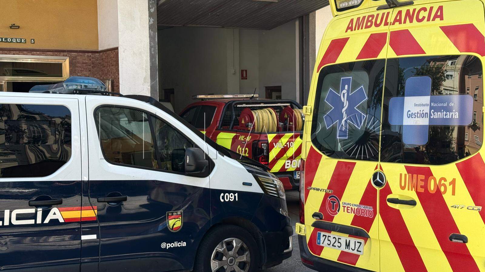 desahucio-dramatico-108-viviendas-zurron-bomberos-policia-061-movilizados-2