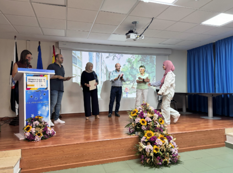 ies-clara-campoamor-excelencia-bilingue-entrega-diplomas.jpg de pantalla 2026-06-19 a las 15.39.40