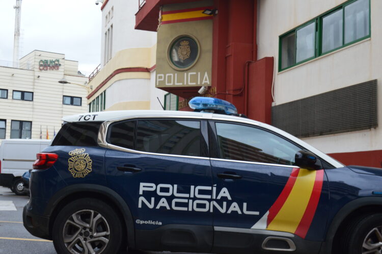 jefatura-policia-nacional-coche