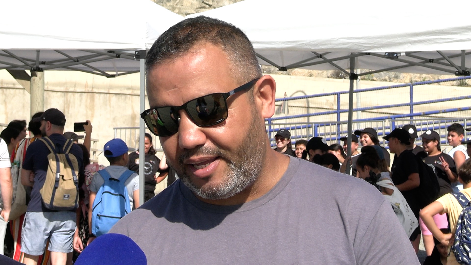 jornada-concienciacion-pequenos-limpian-playa-tarajal-16