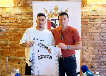 portada-presentacion-camacho-nuevo-fichaje-ad-ceuta-2