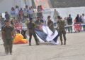 salto-paracaidista-deja-imagenes-espectaculares-playa-ribera-35