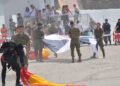 salto-paracaidista-deja-imagenes-espectaculares-playa-ribera-37