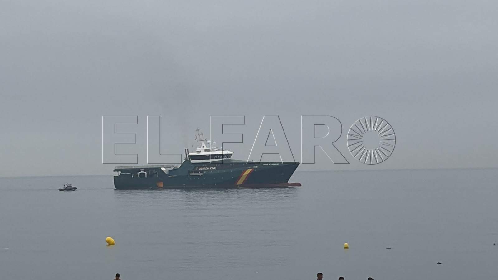 alerta-ceuta-marroquies-siguen-entrando-espigon-tarajal-3000-00001