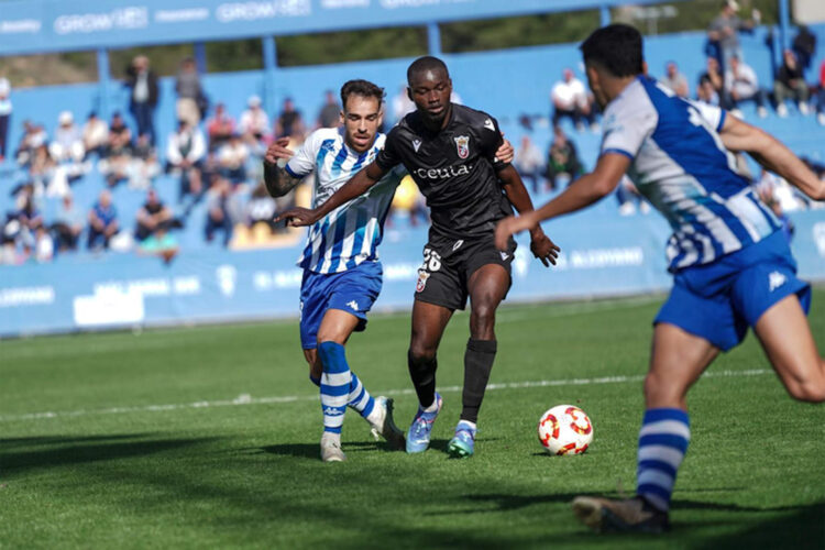 bless-aniekan-se-marcha-continuara-carrera-segunda-rfef-1
