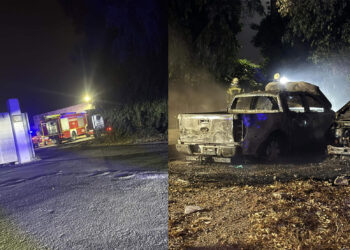 bomberos-actua-quema-vehiculo-serrallo-otro-coche-afectado