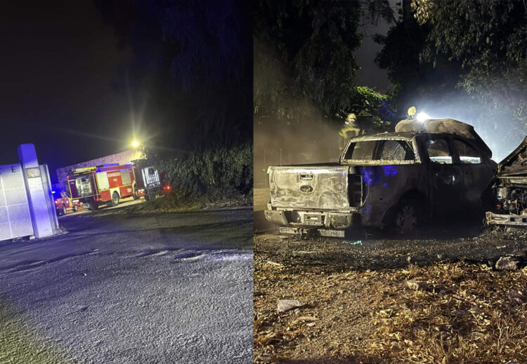 bomberos-actua-quema-vehiculo-serrallo-otro-coche-afectado