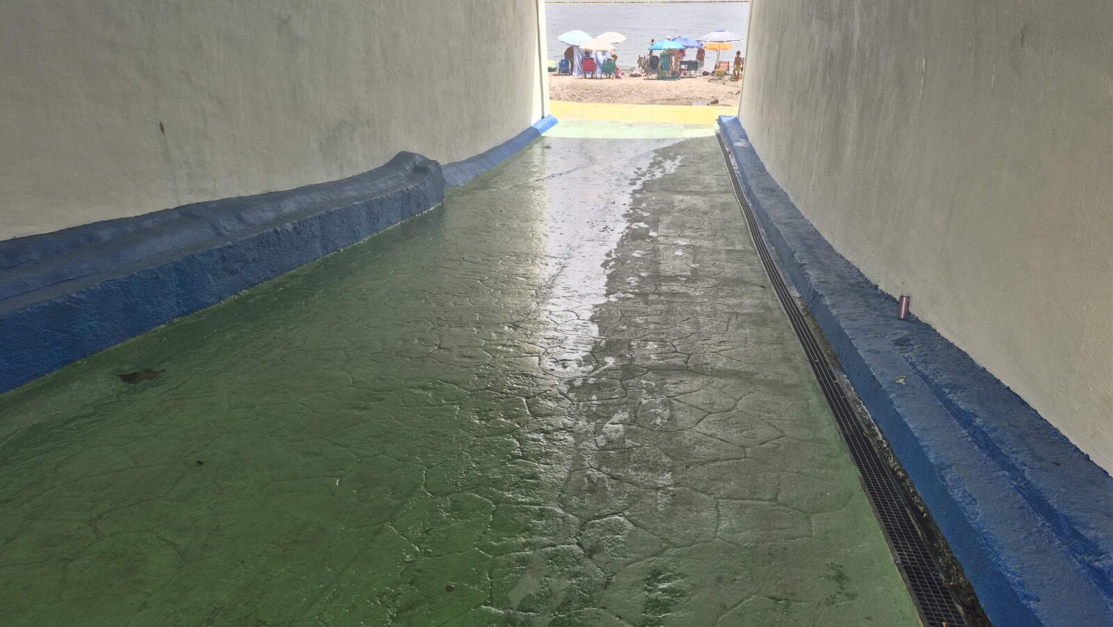 caida-acceso-chorrillo-destapa-peligro-fuga-agua-sin-reparar-2